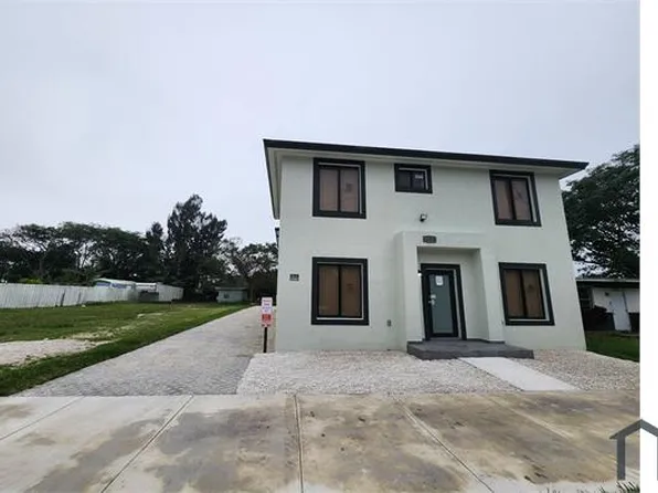 11970 SW 215th St #B, Miami, FL 33177