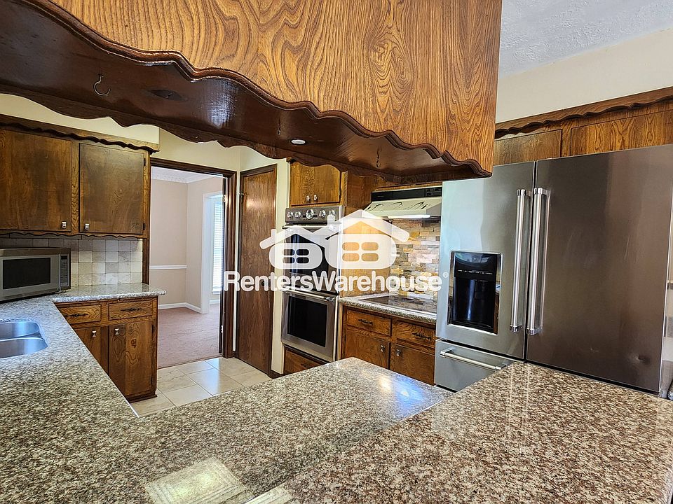 1st image of 11710 N Petersham Dr