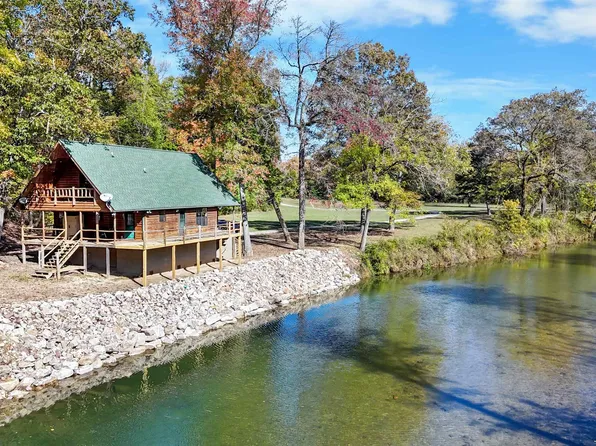 528 Blue Hole Ln, Calico Rock, AR 72519