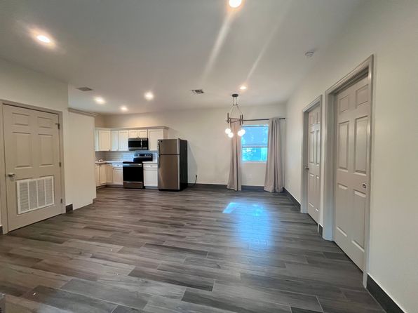1623 S Palmway