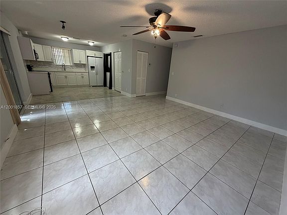 4th image of 6316 Lincoln St #6316