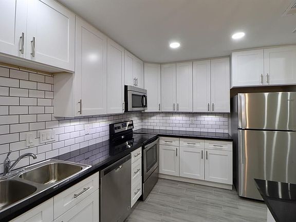 5th image of 5929 Queensloch Dr APT 116