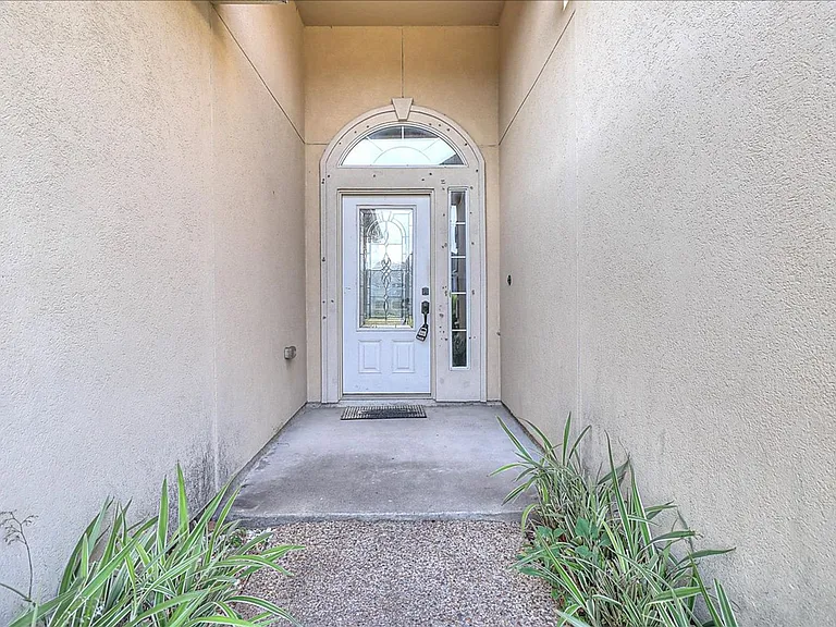 5810 Aava — Photo 5