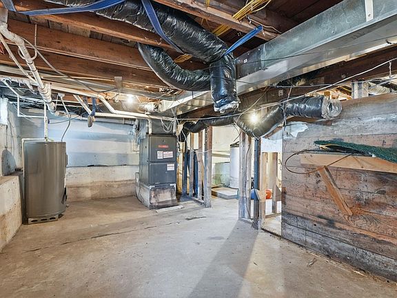 3rd image of 901 S State St