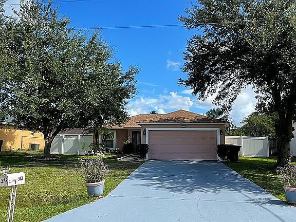 2nd image of 313 Lauderdale Ct
