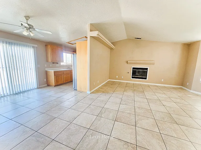 8221 E Ave — Photo 3