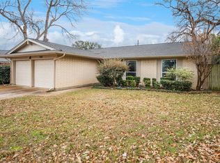 1600 Celeste Ct, Arlington, TX 76012