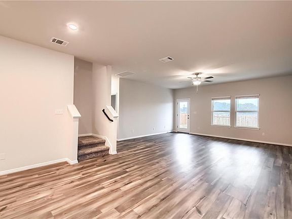 3rd image of 11705 Lily Branch Ln
