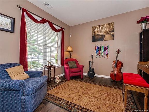 4th image of 9549 Oswald Ln
