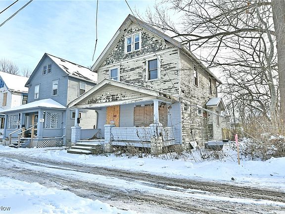 2nd image of 628 Saint Clair Ave