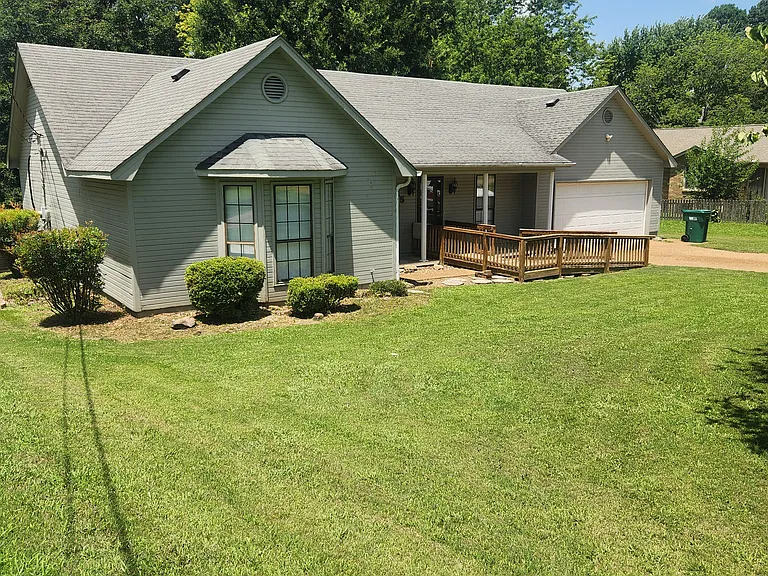 15 Fair Acres Cv — Photo 2