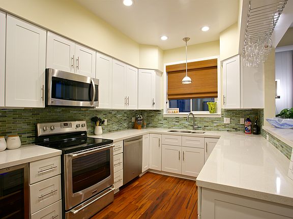4th image of 5383 Chelsea St Unit 205