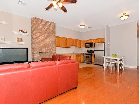 5th image of 48 Laidlaw Ave APT 2