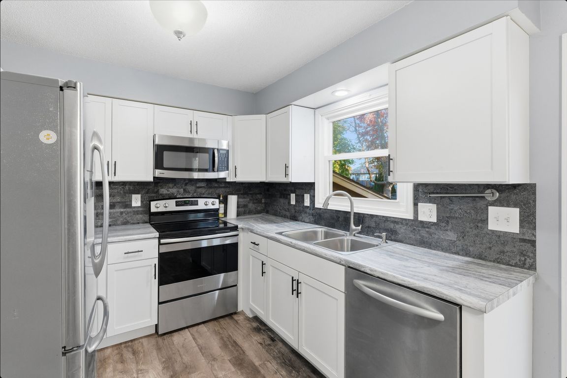 next background image