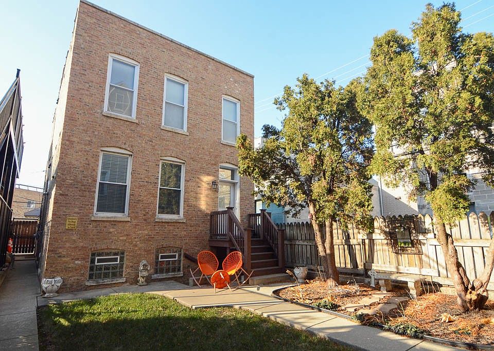 1st image of 3144 N Oakley Ave APT 1