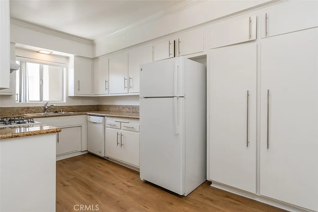 1 bed, 730 sqft, $1,950 — Photo 2