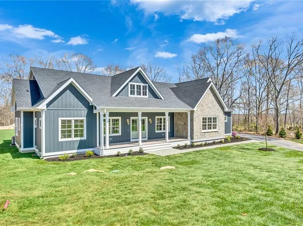 63 Forrest Ln, Charlestown, RI 02813