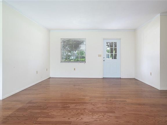 5th image of 5002 San Jose Dr