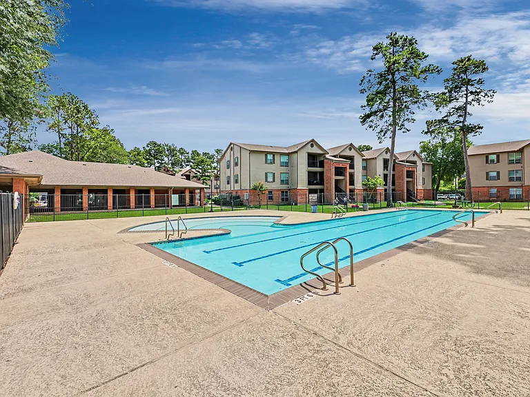 The Retreat at Spring Apartments — Photo 17