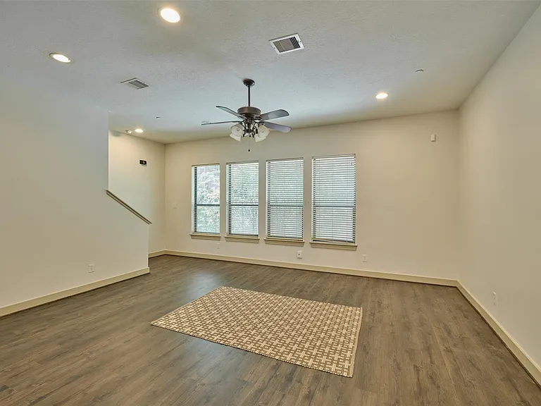 2422 Navigation Blvd #E — Photo 10