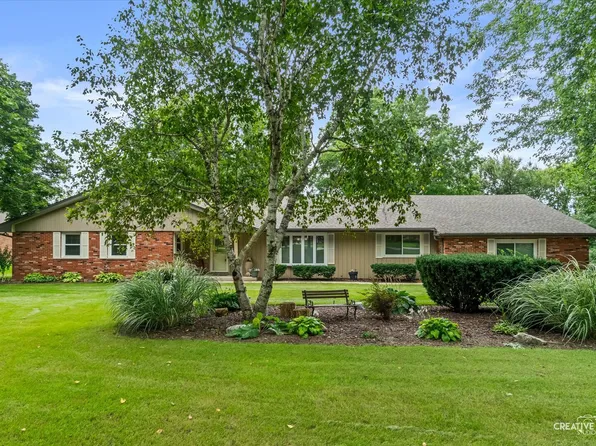 120 Riverview Ct, Oswego, IL 60543