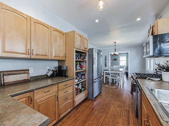 5th image of 18 Virginia Ave