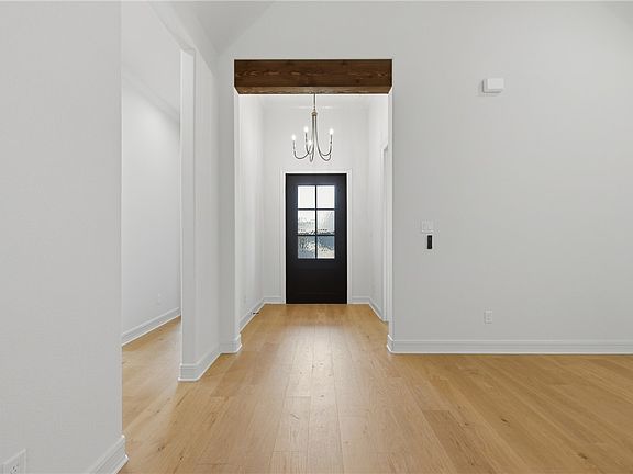 3rd image of 4641 River Valley Dr