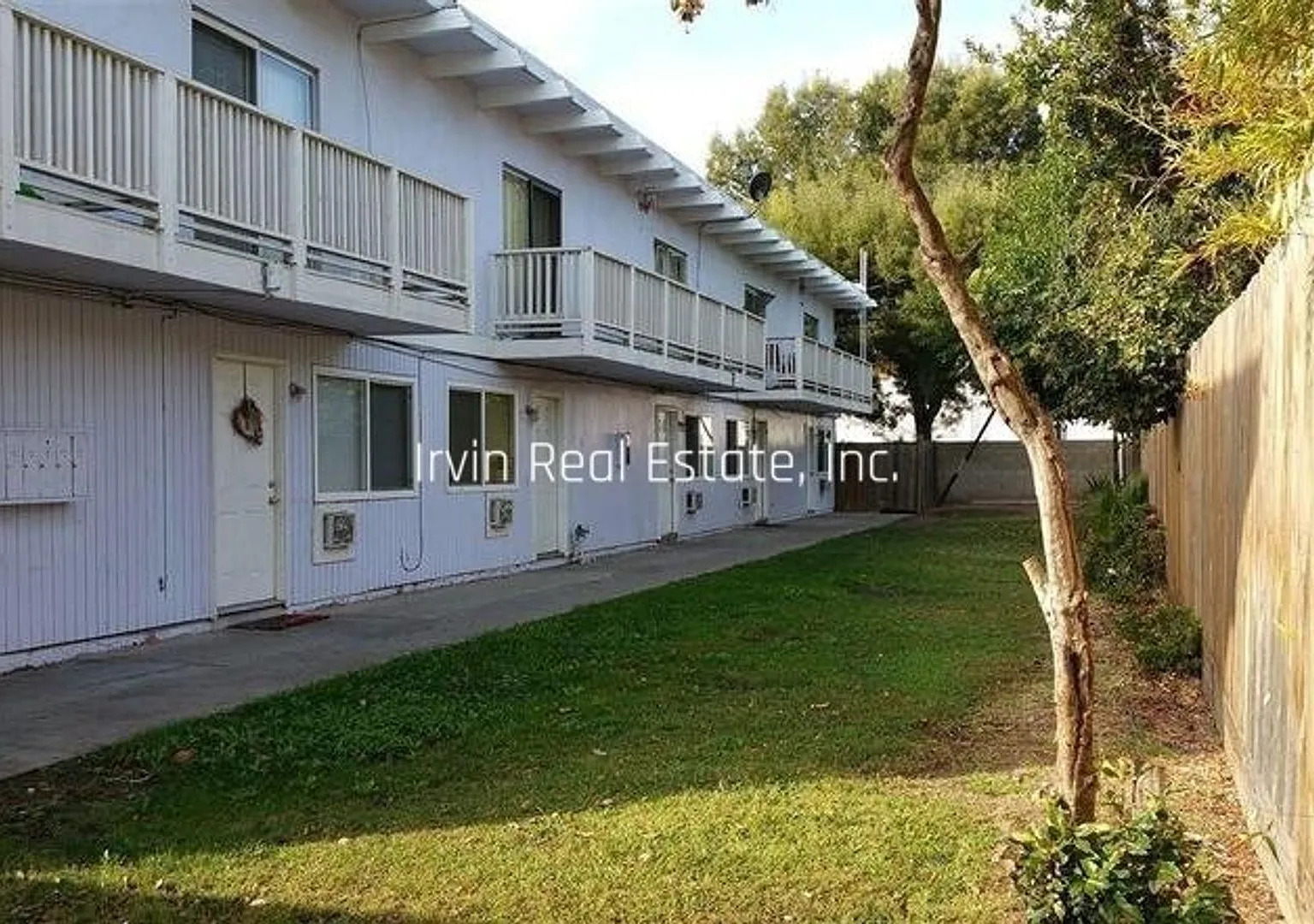 3303 N Franklin Ave — Photo 4