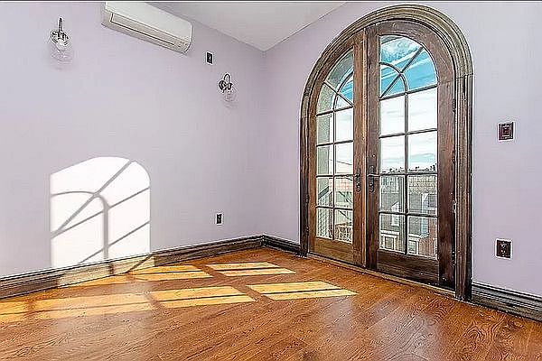 1st image of 312 Melrose St #3
