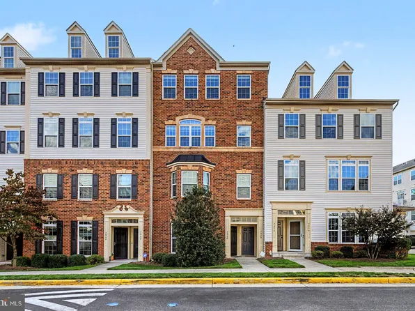 7458 Brunson Cir, Gainesville, VA 20155