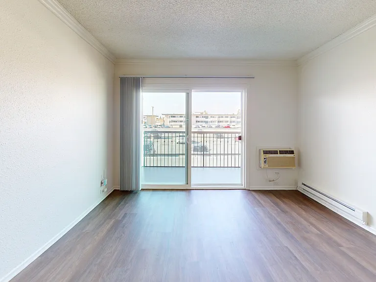 Eight 80 Newport Beach — Photo 157