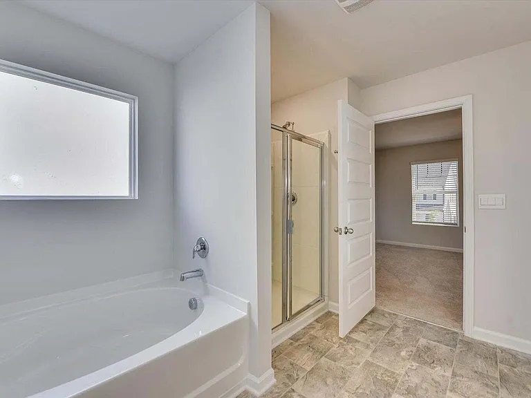 433 Whitby Ct — Photo 22