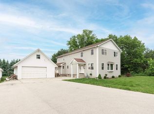 W6904 Schwemmer Ln, Fort Atkinson, WI 53538