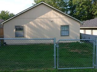 17913 E Whitney Rd S, Independence, MO 64057