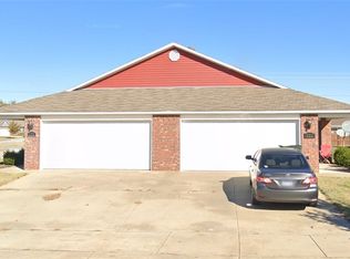 220 & 222 E Anabranch Ct, Farmington, AR 72730