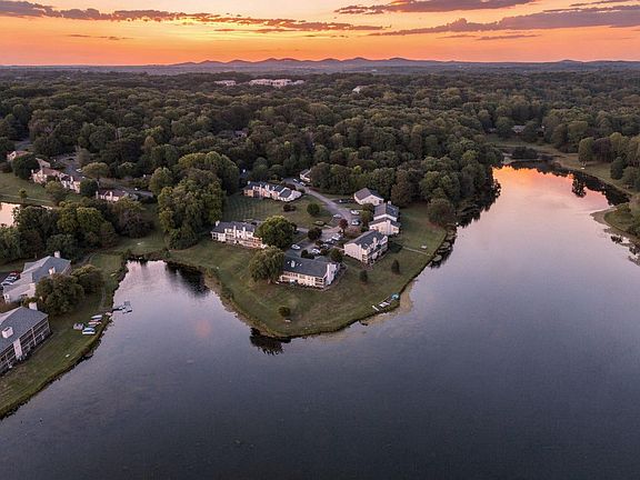 2nd image of 411 Oak Point Rd