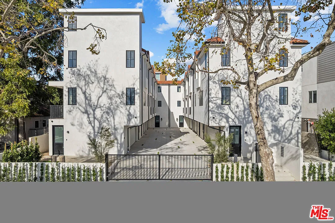 3 bed, 4.0 bath, 1874 sqft, $6,000 — Photo 1