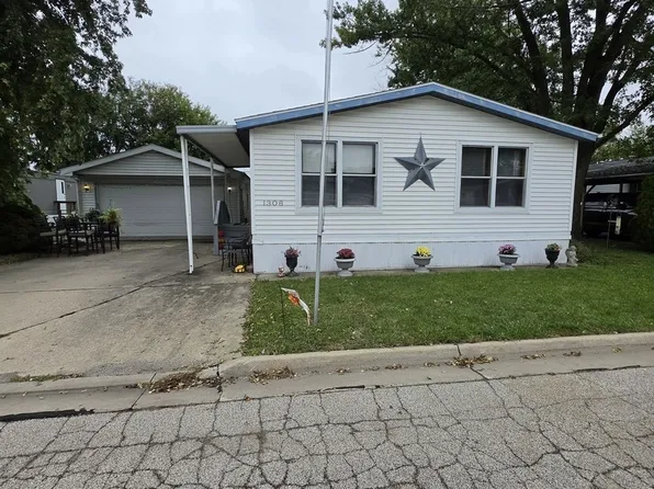 1306 13th St, Bloomington, IL 61704