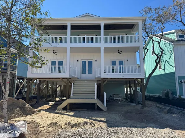 117 SE 75th Street, Oak Island, NC 28465