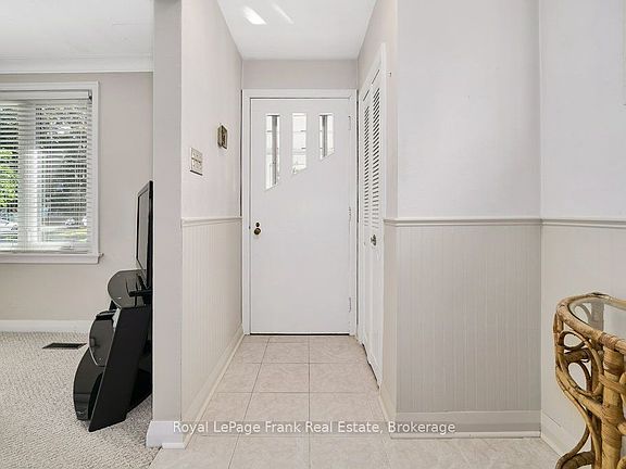 4th image of 55 Leahann Dr