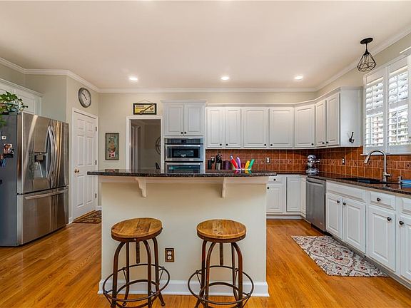 4th image of 2682 Dunmoore Dr