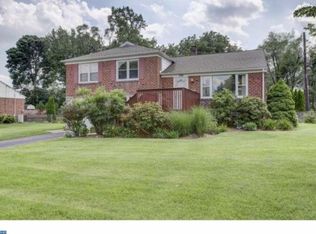 2956 Eastburn Ave, Broomall, PA 19008