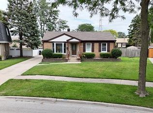 1211 Sunnyside Dr, Berkeley, IL 60163