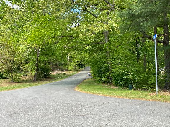 4th image of 17142 Lakemont Dr