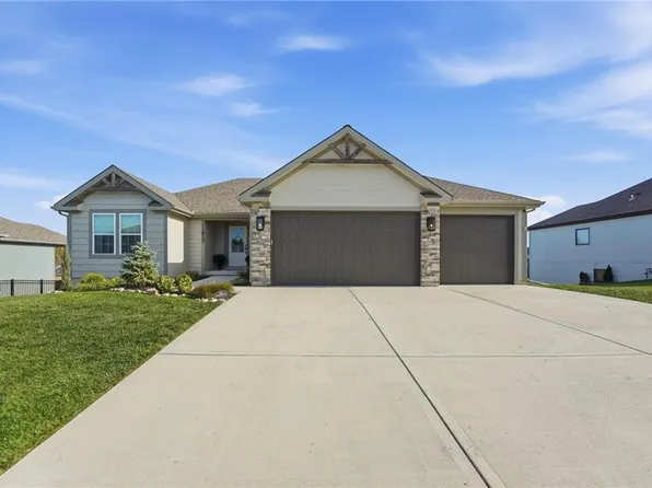 11827 N Manning Ave, Kansas City, MO 64157