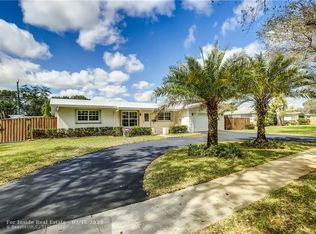 261 S Fig Tree Ln, Plantation, FL 33317
