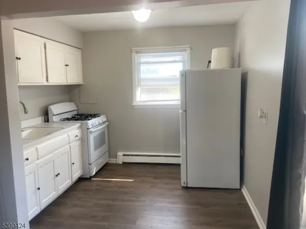 476 Joralemon St #4, Belleville Twp., NJ 07109