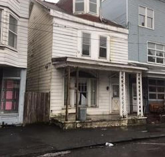 1st image of 424 E Centre St