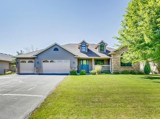 1654 Hunters Trl, Centerville, MN 55038