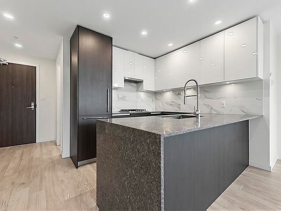 5th image of 5311 Goring St #502